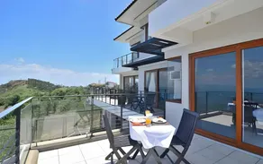8 Suites By Fat Jimmy's - Image 3