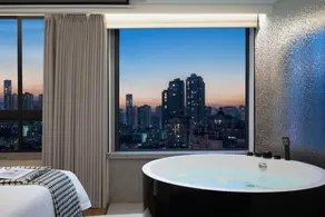 Sky·Cloud Smart Cinema Hotel (MixC Yangjiaping Metro Station Branch) - Image 3
