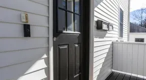 Private Classy 2nd Flr 3 Bed Apt Near Downtown - Image 5
