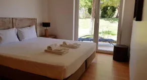 T2 Cabanas Gardens piscina e praia - Image 2