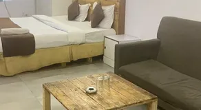 GoBravo Dev Palace & Studio Apartments Near Yashobhoomi Delhi Airport Cyber City - Image 4