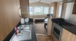 3 Bed Caravan - Sleeps 8 - Pets - Parking - Image 4