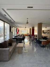 Golden Bay Hotel - Image 3