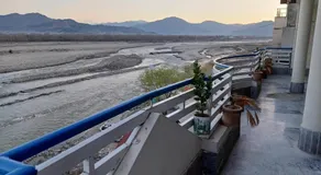 F.R Darya-E-Swat Hotel - Image 4