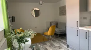 Peterborough City Center Near Healthcare Center One Bed apartment With Free Private Parking Contractors Locum Staff welcome - Image 3