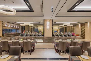 V City Hotel - Image 4