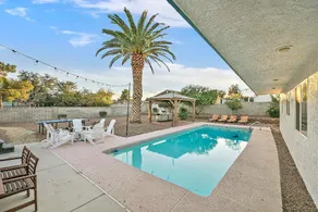 Tropicana Desert Villa 6 Bdrm 8 King, 6 Twin Bds 10ft Deep Pool & Spa - Image 5
