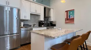 Chic 1 BR w Parking - Image 3