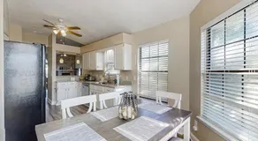 Spacious and quiet home with private patio & enclosed yard - Image 3