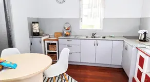 Spacious Townsville City Apartment - Image 5