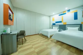 Pai Hotel Guiyang Daximen West Zhongshan Metro Station - Image 4
