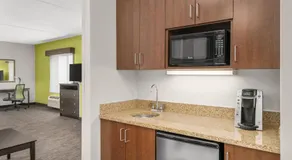 Holiday Inn Express & Suites Wilmington-Newark by IHG  - Image 2