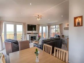 Pet-friendly Chalet in Torpoint, No Deposit - Image 3
