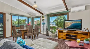 Footprints in the Sand, Silver Sands Beach House - Image 2
