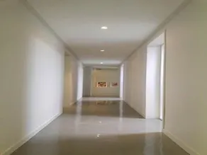 Embassy Guesthouse - Image 2