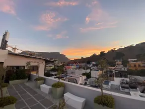 Neighbourgood Cape Quarter Living - Image 1