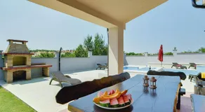 Villa in Pula with sea beach - Image 3