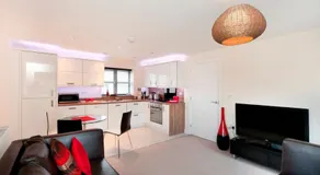 DBS Serviced Apartments - The Coach House - Image 2