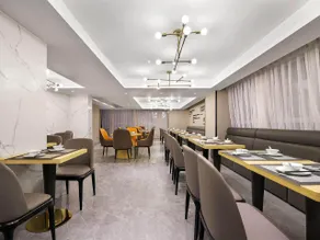Kyriad Marvelous Hotel Henan Xinyang Pingqiao Plaza - Image 3