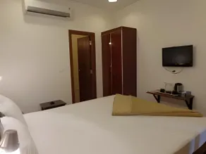 Hotel Gian Residency - Image 5