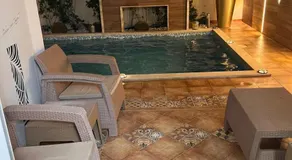 Folla de Luxe Palm Lake Resort Piscine Privative Chauffée - Image 4