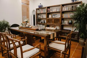 Flower Trace Hotel - Image 4
