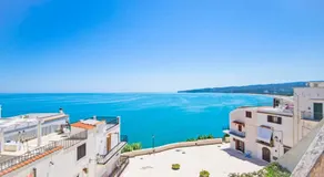 Charming apartment in Vieste with balcony and garden view - Image 1