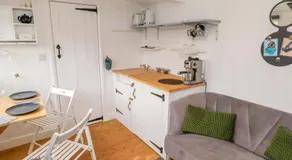 Kings Cwtch Shepherd's Hut - Image 3