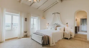 La Villa Hotel - Image 2
