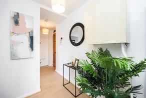 The King's Cross Stylish Suite - Image 3