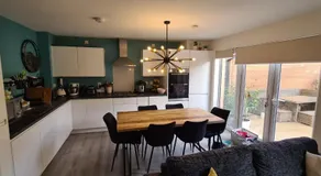 Self-contained and Peaceful en-suite with garden - Image 5