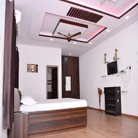 Hotel Ajitgarh - Image 3