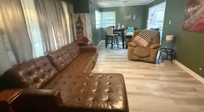 Duplex style home-quiet area - Image 4