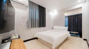 30month Hotel - Image 2