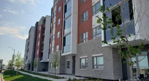 Luxurious Condo Apartment 2BRs-2BAs-1Office with free parking - Image 4