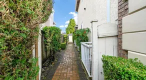 Comfortable Family Home,South Granville - Image 5