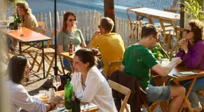 Hostel & Bar De Basis - Image 3