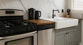 2 Beds Free parking City Escape - Image 4