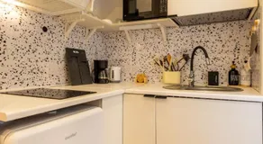 Smart Studio, AC ,Fast Wi-Fi & Walk to Marina by QuickTrips - Image 4