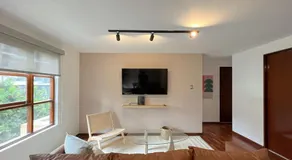 Modern Dalias Miraflores Apartment by Geko - Image 4