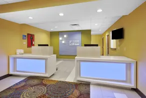 Holiday Inn Express Hotel & Suites Circleville by IHG - Image 5