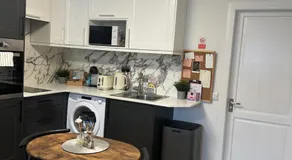 Studio Flat - Image 3