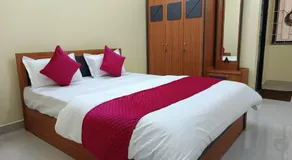 Hotel Silver Park and Restaurant - Image 2