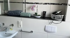 Ferienwohnung mit Fußbodenheizung nahe Messe, gratis Parkplatz und Abstellplatz E - Bike - Image 2