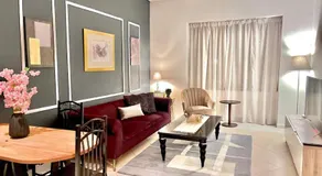 Chic 3 bedroom apartment - Image 2