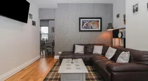 Flat 2 23 Hyde Park Road - Image 2