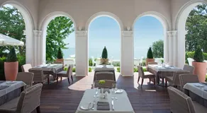 HVD Boutique Hotel Oasis - Private Beach & Free Parking - Image 2