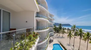 Clarita's Beach Bar & Resort - Image 4