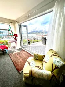 Lyttelton Harbour View Boatique House - Image 2