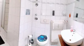 Budget rooms in Halle with shared bathroom & Free WiFi - Image 2